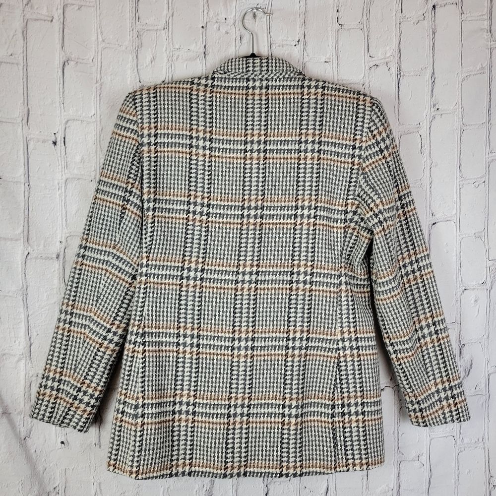 Classic Plaid Women's Blazer - Picture 3 of 7